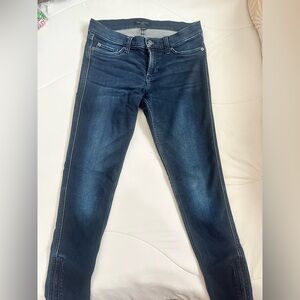 Banana Republic Dark Denim Leggings with Zipper on ankles 🦓